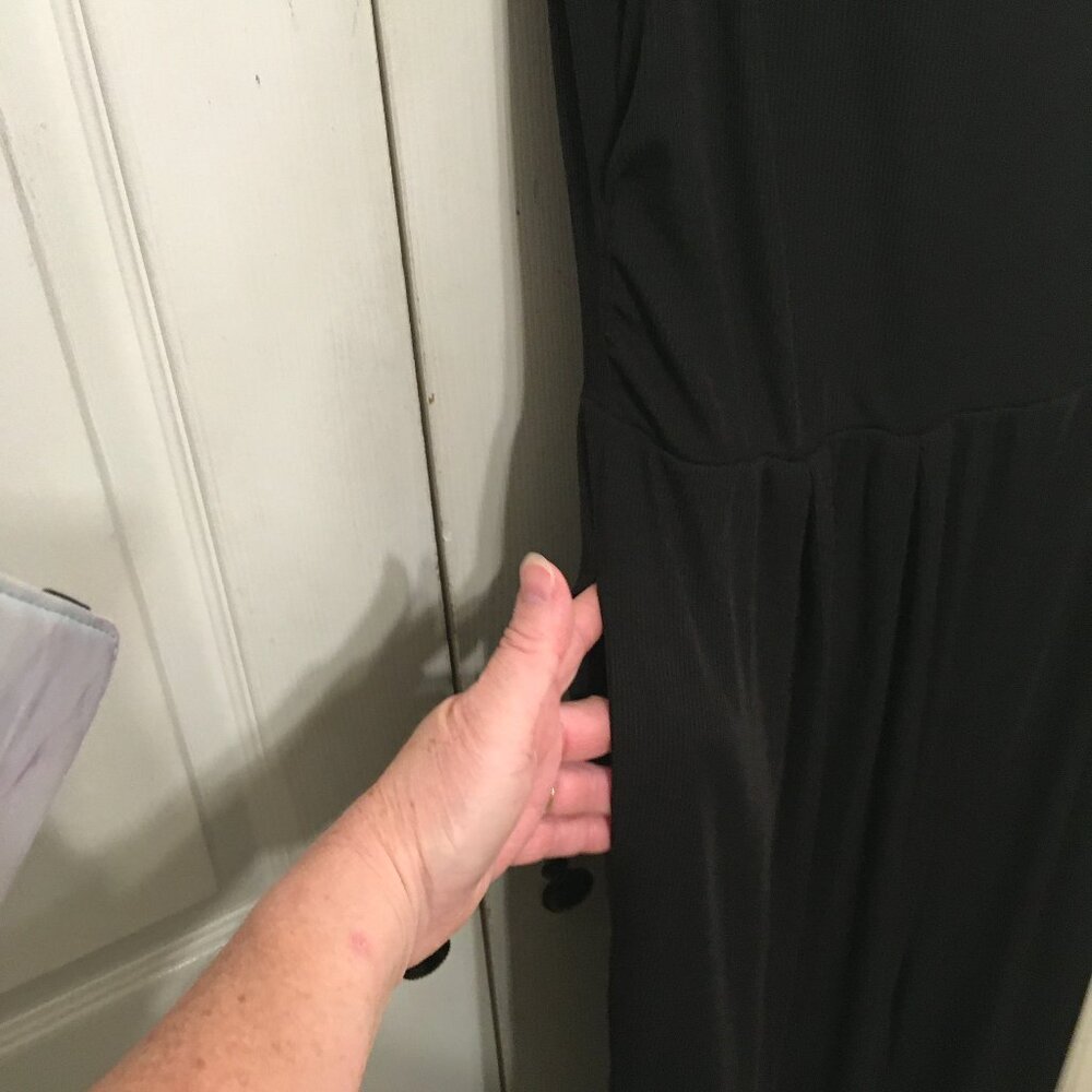 Pretty Garden Black Wide Leg Romper With Pockets - Picture 3 of 9